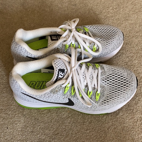 Nike Zoom women’s running sneakers size US 5 - Picture 4 of 6